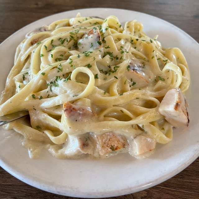Chicken Alfredo.